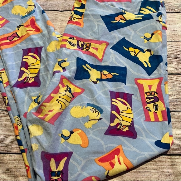 Animals on Pool Rafts, Cats, Dogs, Super Soft & Comfy LulaRoe TC 2 Leggings - Picture 3 of 9